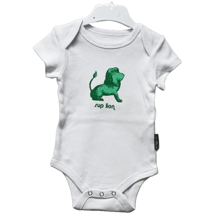 3-6 mont White Onesie, Sup Lion C/P 48