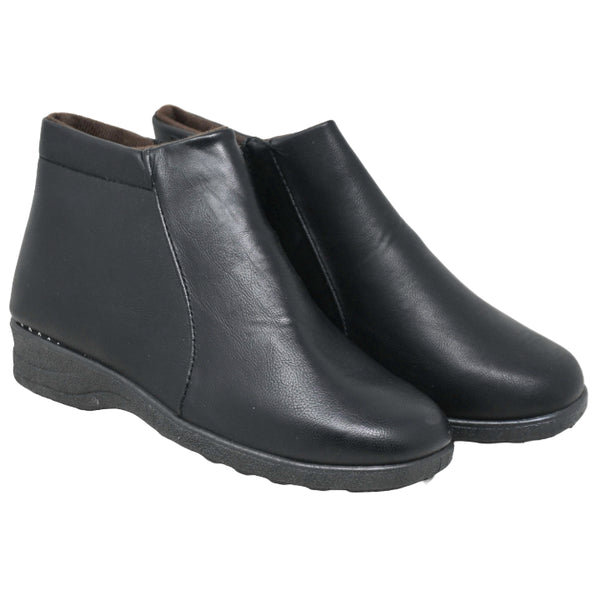 *OUTSIDE OF CA* BLACK WOMEN BOOTS 5-ASST SIZE C/P 20