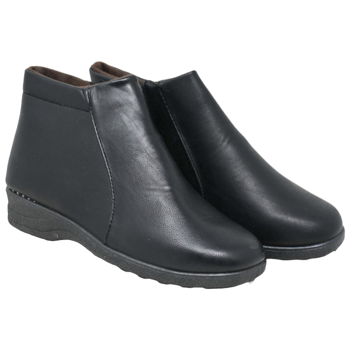 *OUTSIDE OF CA* BLACK WOMEN BOOTS 5-ASST SIZE C/P 20