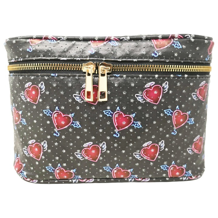 BLK HEARTS TRAIN CASE (NO UPC, HAS PROP 65 LABEL) C/P 32