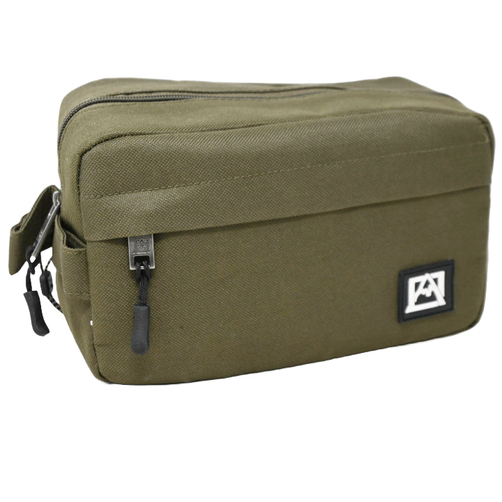 *OUTSIDE OF CA* SMALL GREEN MEN TOILETRY BAG C/P 30